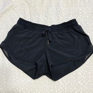 Lululemon Shorts 2.5 in